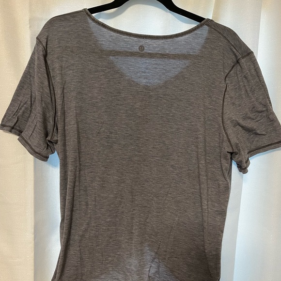 Lululemon Crop T-Shirt - Picture 2 of 2